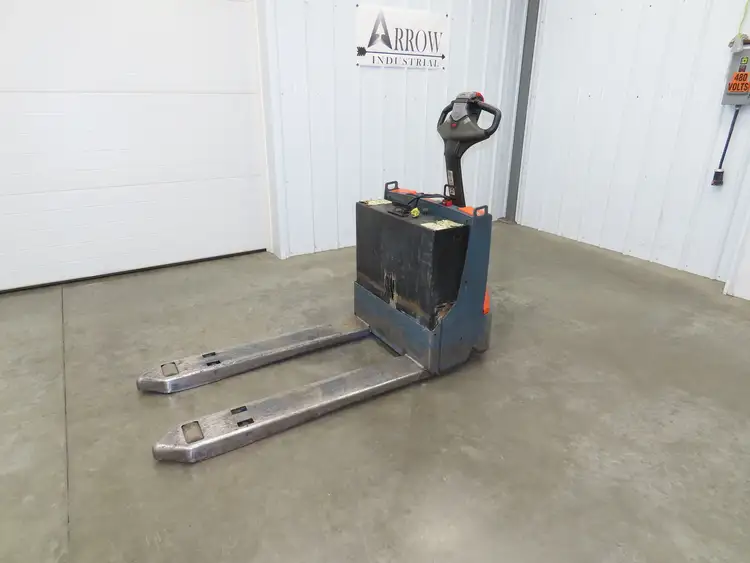 Used TOYOTA _UNKNOWN_ Pallet Lifters Indiana US | Arrow Industrial #762371