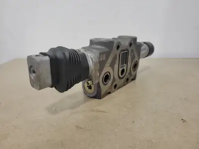 Hydraulic Section Valve 122010721, 122010220