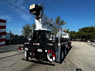 Used 2015 FREIGHTLINER 108SD Service & Utility Trucks Florida US | Truck and Van Outlet #1509214