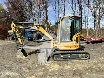 USED 2022 XCMG XE35U