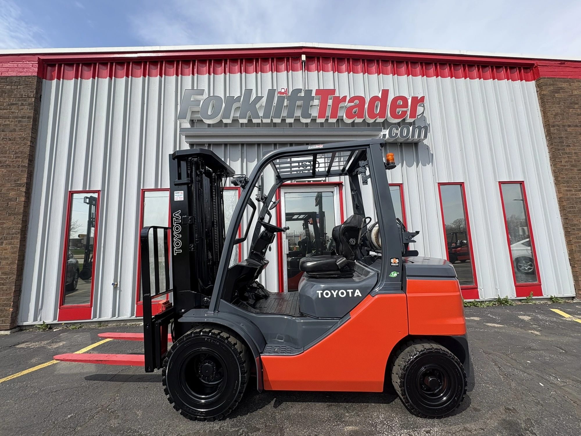 USED 2020 TOYOTA 8FGU25
