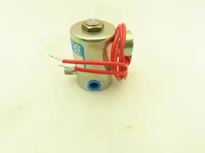 Honeywell Skinner V52LR2100 Solenoid Valve 2-Way NC 120V 100 PSI 1/4" NPT