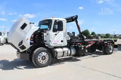 New | in-Stock 2027 MACK MD7 Rolloff Trucks Texas US | Roll Off Truck World #1491924