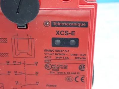 NEW EATON XCSE7333