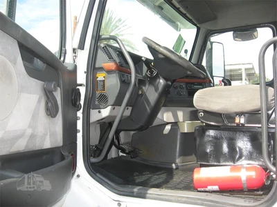 Used 2008 VOLVO VNM42T200 Conventional trucks Arizona US | Tuscon Trux & Equipment Sales #1546094