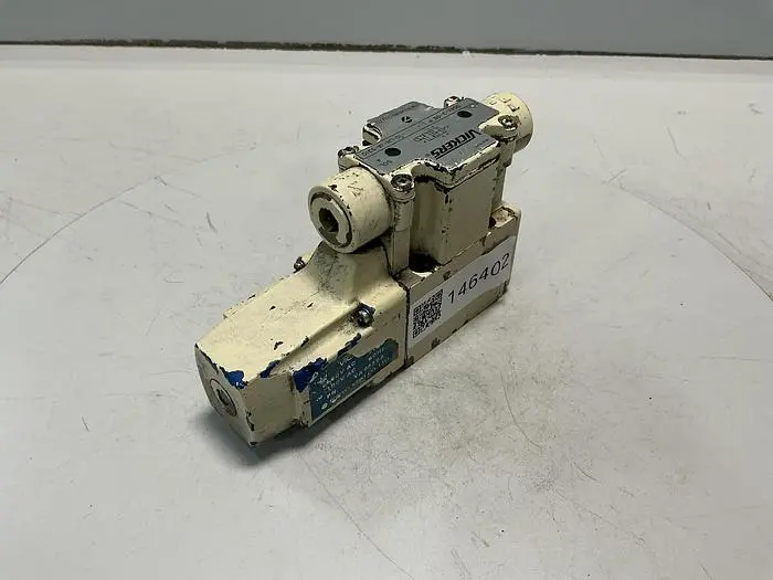 Used VICKERS DG4V-3-0B-PL-T-10-LH-JA-S310 Valves/Fittings Michigan US | Ideal Machinery #697222