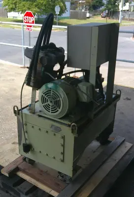 SPC9247  Pump 7.5 hp Daikin hydraulic power unit, 30 gal reservoir tank