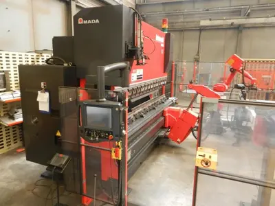 USED AMADA ASTRO 100T X 3220 CNC ROBOT BENDING CELL