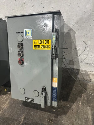 SQUARE D SIZE 0 COMBINATION MOTOR STARTER / D