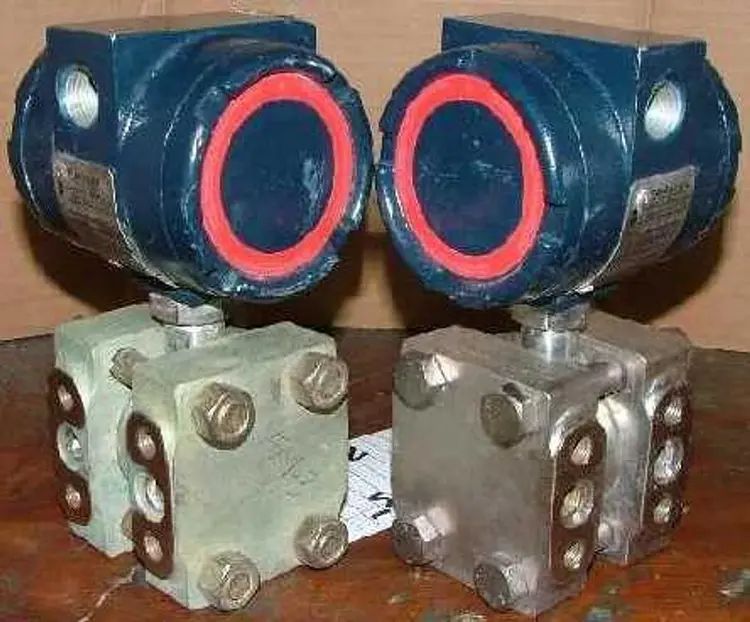 Used _UNKNOWN_ DX-030-CS-24-BP-4391 Pressure Transmitters Texas US | Bamko Surplus Process Equipment #931210