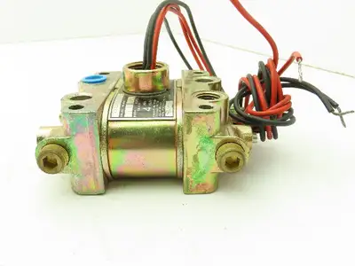Honeywell Skinner V935DX60CN Solenoid Valve 4-Way NO 120V 50 PSI 1/4" NPT