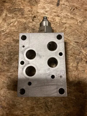 Sun Hydraulics CKP 0HX4-A2 Aluminum Sandwich Manifold -NOS