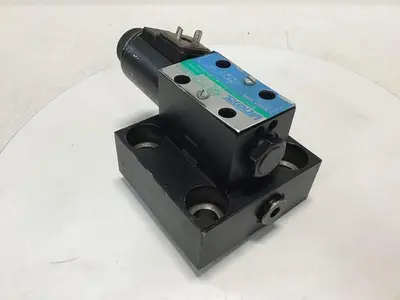 USED VICKERS DG4V-3S-2AL-M-U-HL7-60-EN490