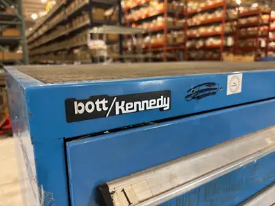 USED KENNEDY 44"X29.5"X61.5"