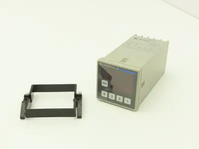 Keyence RC-18 Digital Preset Counter 4-Digit LED 100-240VAC
