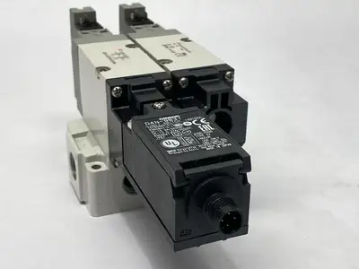 VP544-5DZ1-03N-M-X538 | SMC  Dual Solenoid Valve Assembly - For parts or not working