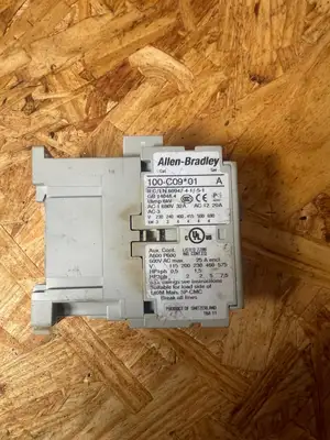 USED ALLEN BRADLEY ALLEN BRADLEY 100-C09*01