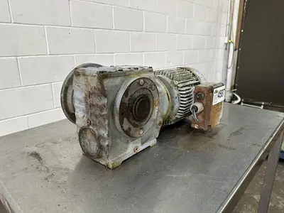 USED SEW-EURODRIVE SAF67DT90S4