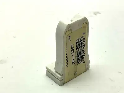 104-13357 | Leviton  Turn Type Lamp Holder 600V 660W LOT OF 3 - New – Open box