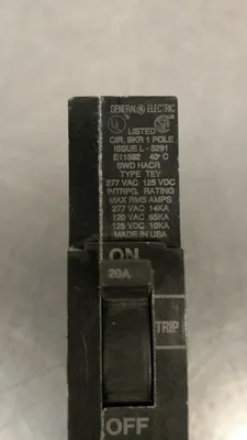 General Electric D110& Issue L-5291 Circuit Breaker 1P 20A 4D