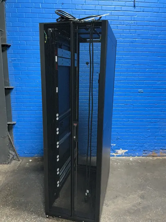 Used APC _UNKNOWN_ Cabinets Ohio US | HGR 24 #1787264