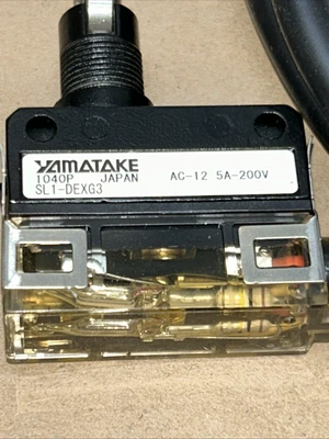 NEW Azbil / Yamatake SL1-DEXG3