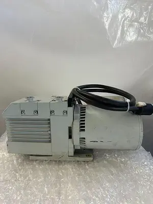 Leybold-Trivac D8B Rotary Vane Pump