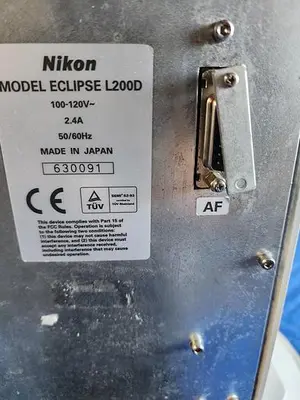 USED NIKON L200