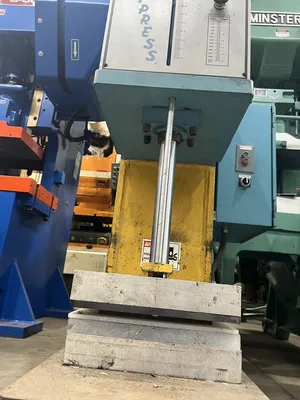 USED 2003 MULTIPRESS MULTIPRESS M5P-6 PRESS