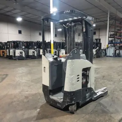 USED 2019 CROWN RR5725-45