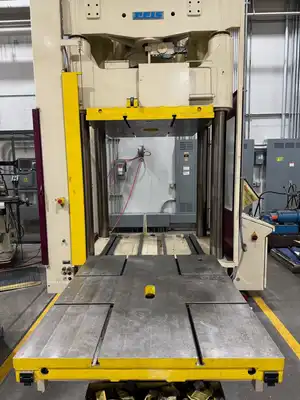 USED 2004 REIS TUS-130
