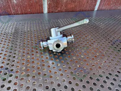 USED GE HEALTHCARE SALVI DN10 1015 4-WAY 316 VALVE 18-1012-57 W/1.2" SANITARY FITTING