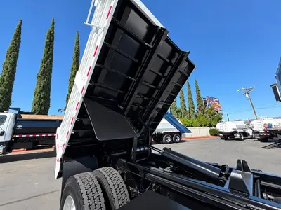 Used 2003 INTERNATIONAL 4300 Box trucks California US | Lillo Machinery #1542381