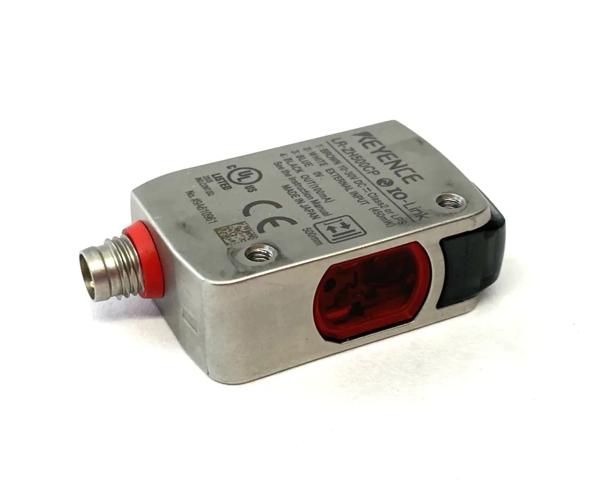 USED KEYENCE SELF-CONTAINED CMOS LASER SENSOR, RECTANGULAR M8 CONN. 500MM