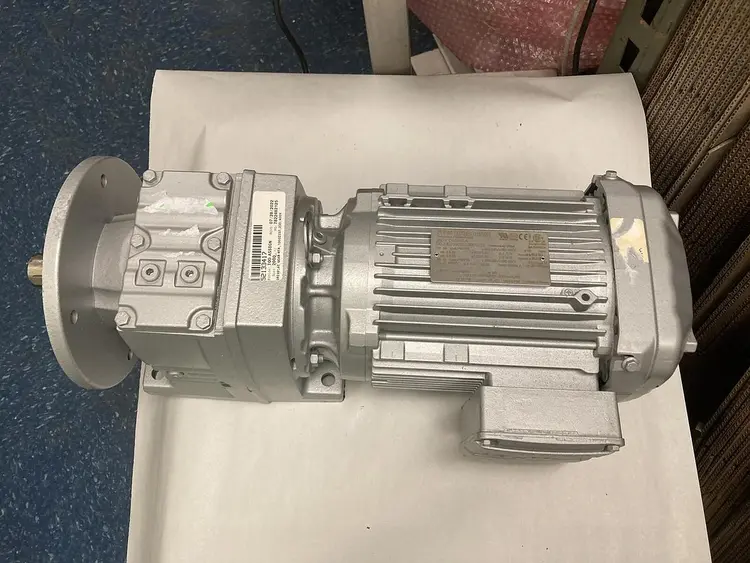 Used SEW-EURODRIVE R47F DRN90L4 Gearmotors | Surplus Asset Holdings #1227066