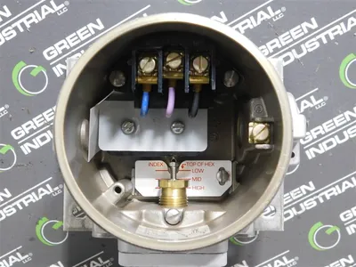 United Electric J120-453 Mechanical Pressure Switch 15A 480VAC Option 9800 Used
