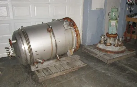 175 gallon Stainless Steel Reactor, 100 psi, 100 psi