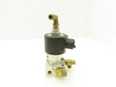 Versa E7SM-8012-1212-Z-120V60 Solenoid Valve 60psi 120V 1/4" Manifold  Lot of 4