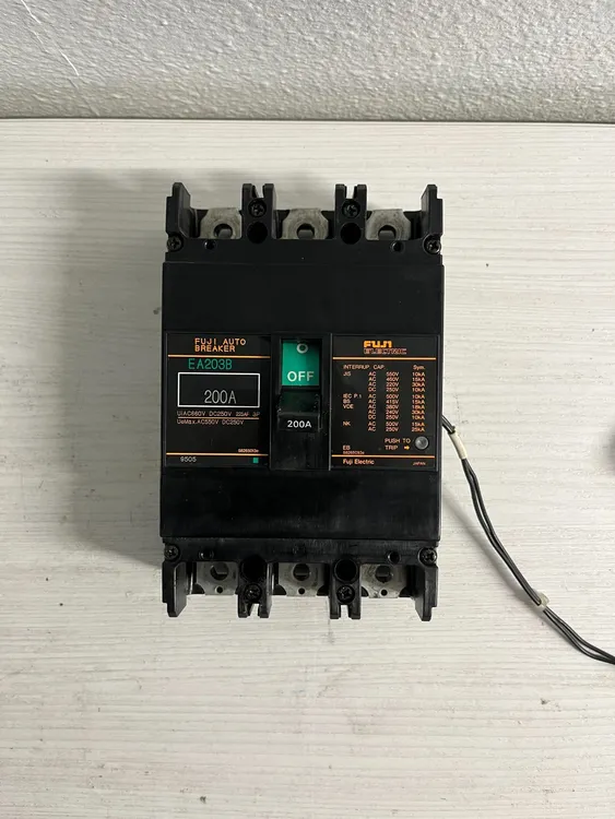 Used FUJI ELECTRIC EA203B Circuit Breakers | MachineStation #947069