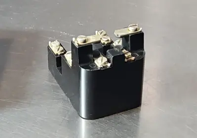 General Electric CR2790E100A base for relay. Loc4E15