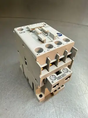 Allen Bradley 100-C09*400 /A w/ 1008-C09D40C /A Relay Coil (7.4.2)