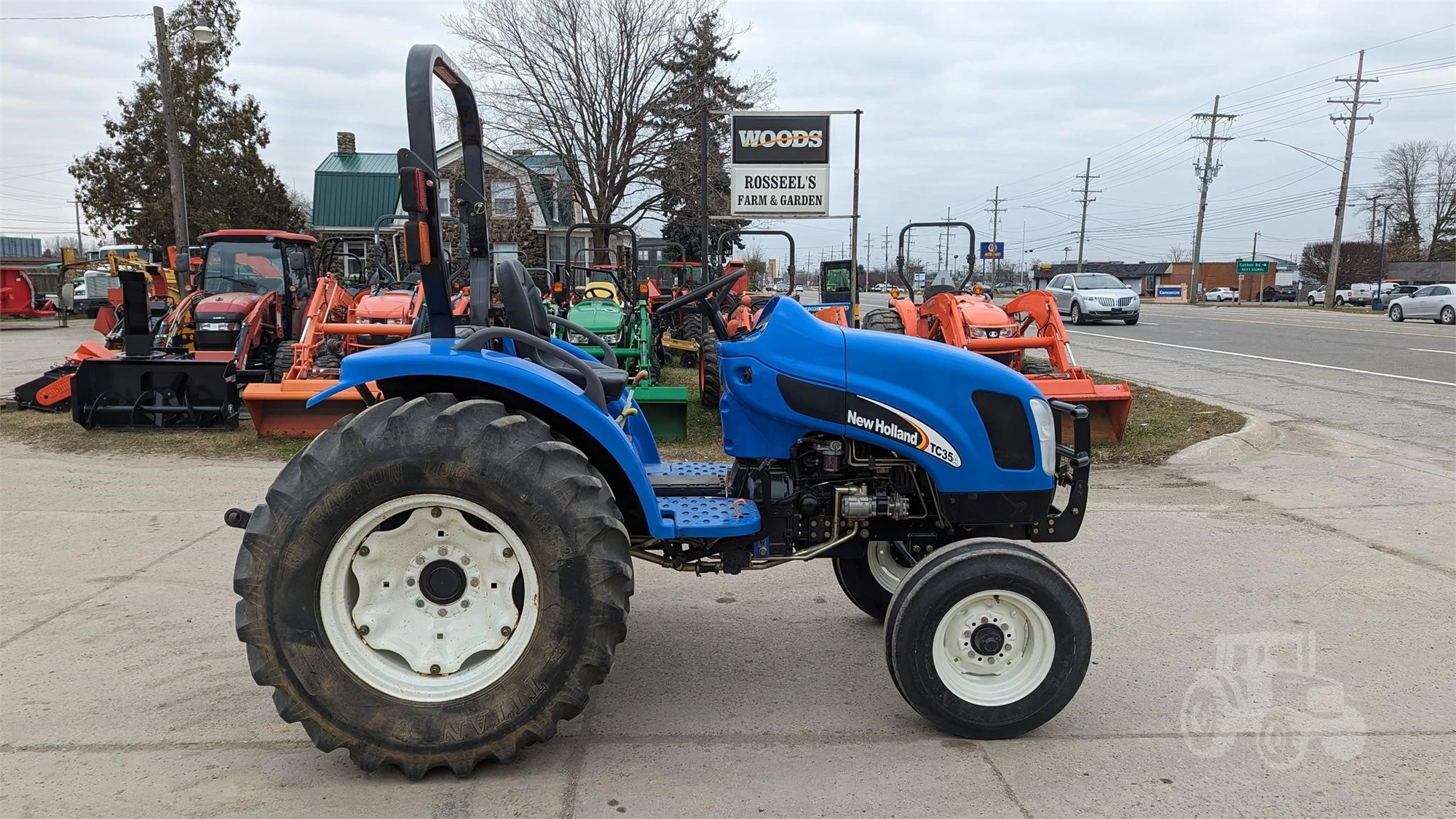 USED 2005 NEW HOLLAND TC35A