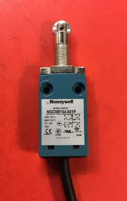 Honeywell NGCMB10AX01P Limit Switch Metal 1M Cable Roller Plunger 10A 6A