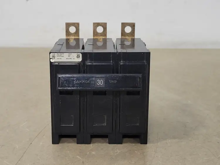 Used EATON BAB3030H Switchgears British Columbia CA | Lenmark #239188