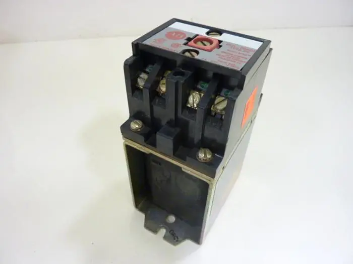 Used ALLEN BRADLEY 700DC-PK200Z24 SER A Relays & Switches Michigan US | Ideal Machinery #595676