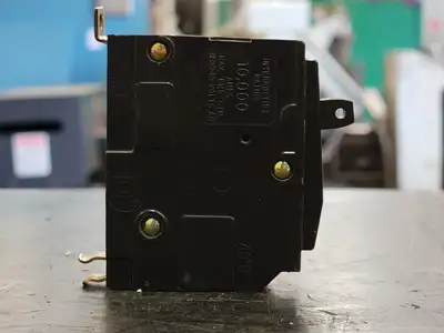 USED SQUARE D QOB130
