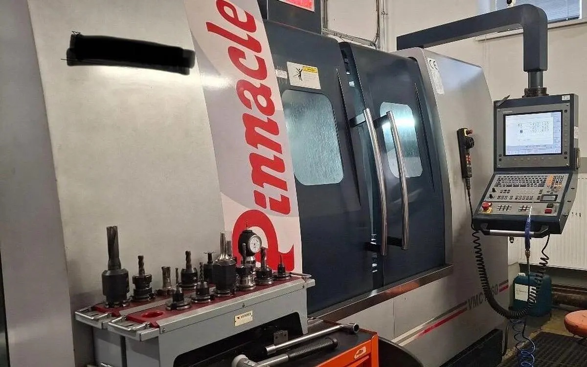 USED 2011 PINNACLE VMC 1160