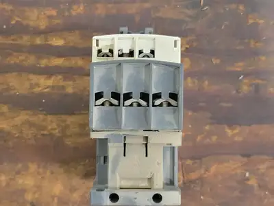 USED TELEMECANIQUE LC1D32