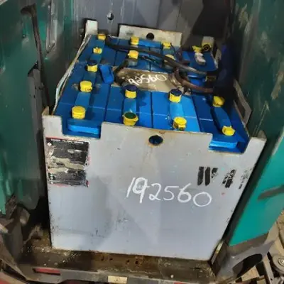 USED 2015 TENNANT 8300