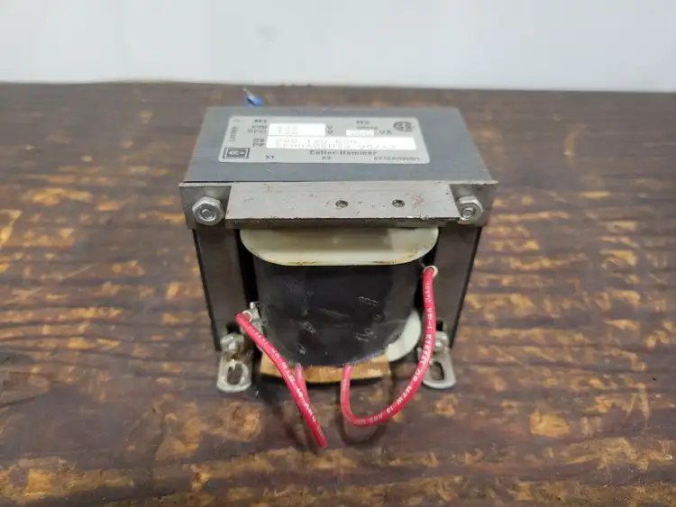 Used CUTLER-HAMMER 5699A85H33 Transformers British Columbia CA | Lenmark #265184